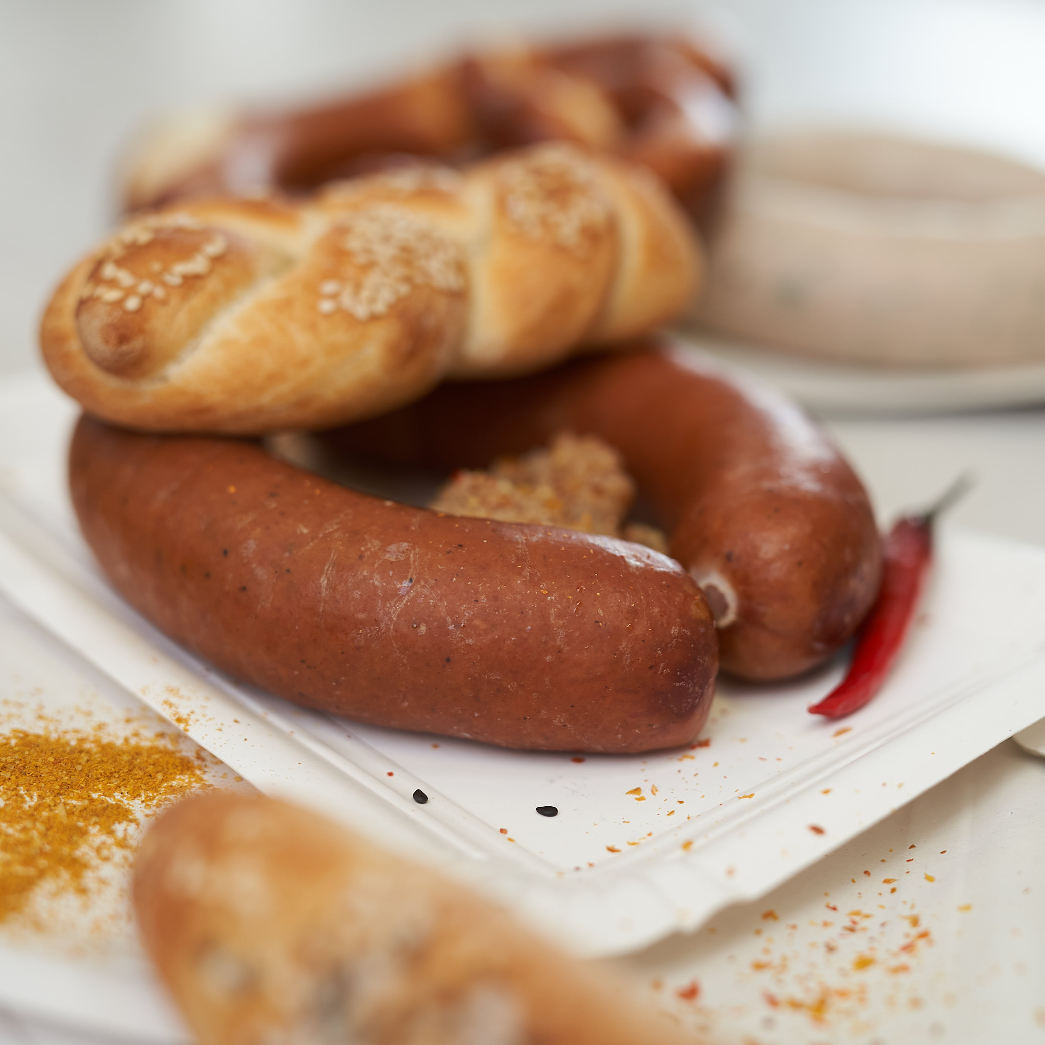 Käsekrainer vom Metzgermeister mit Salzgebäck