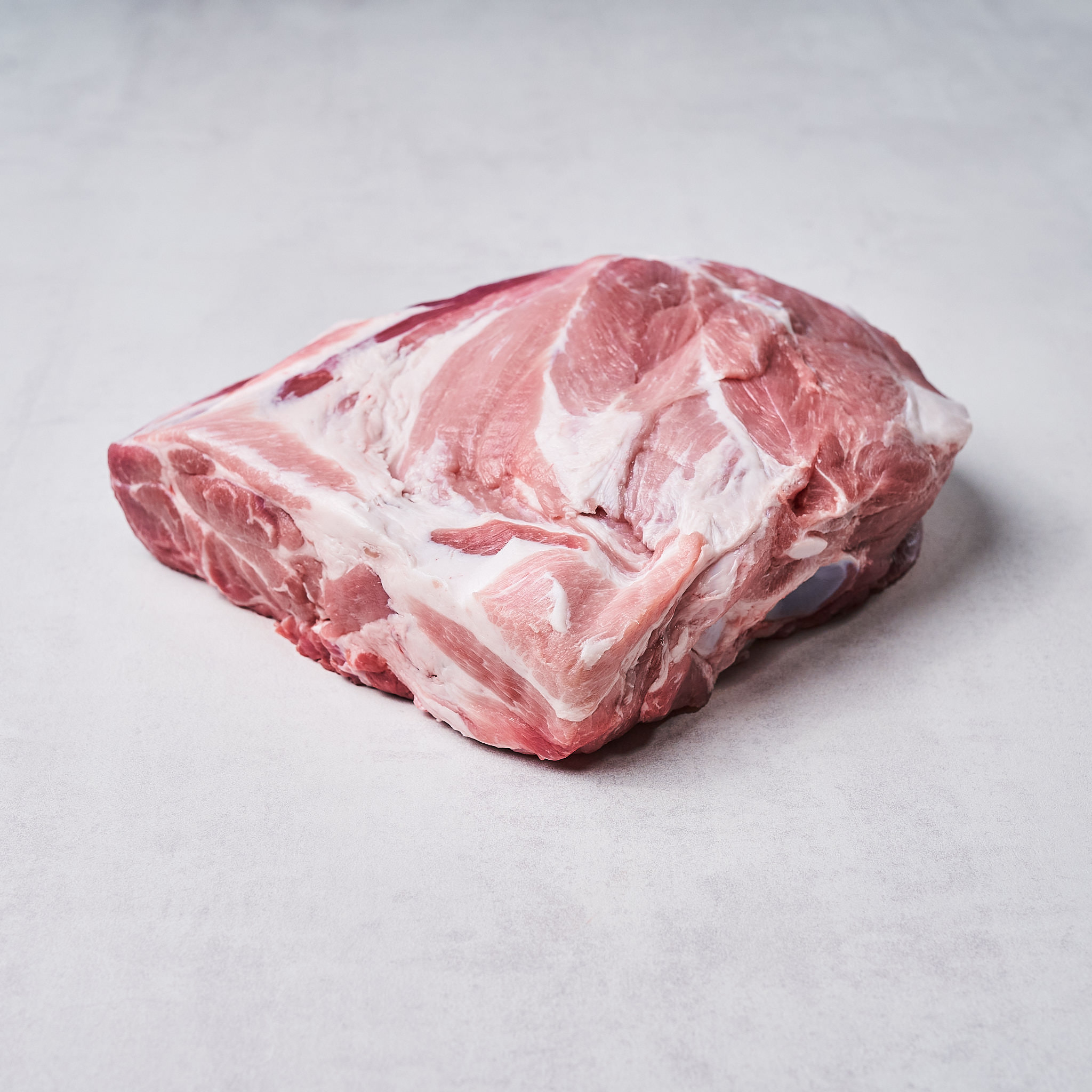 Boston Butt aus der Schweineschulter ohne Schwarte