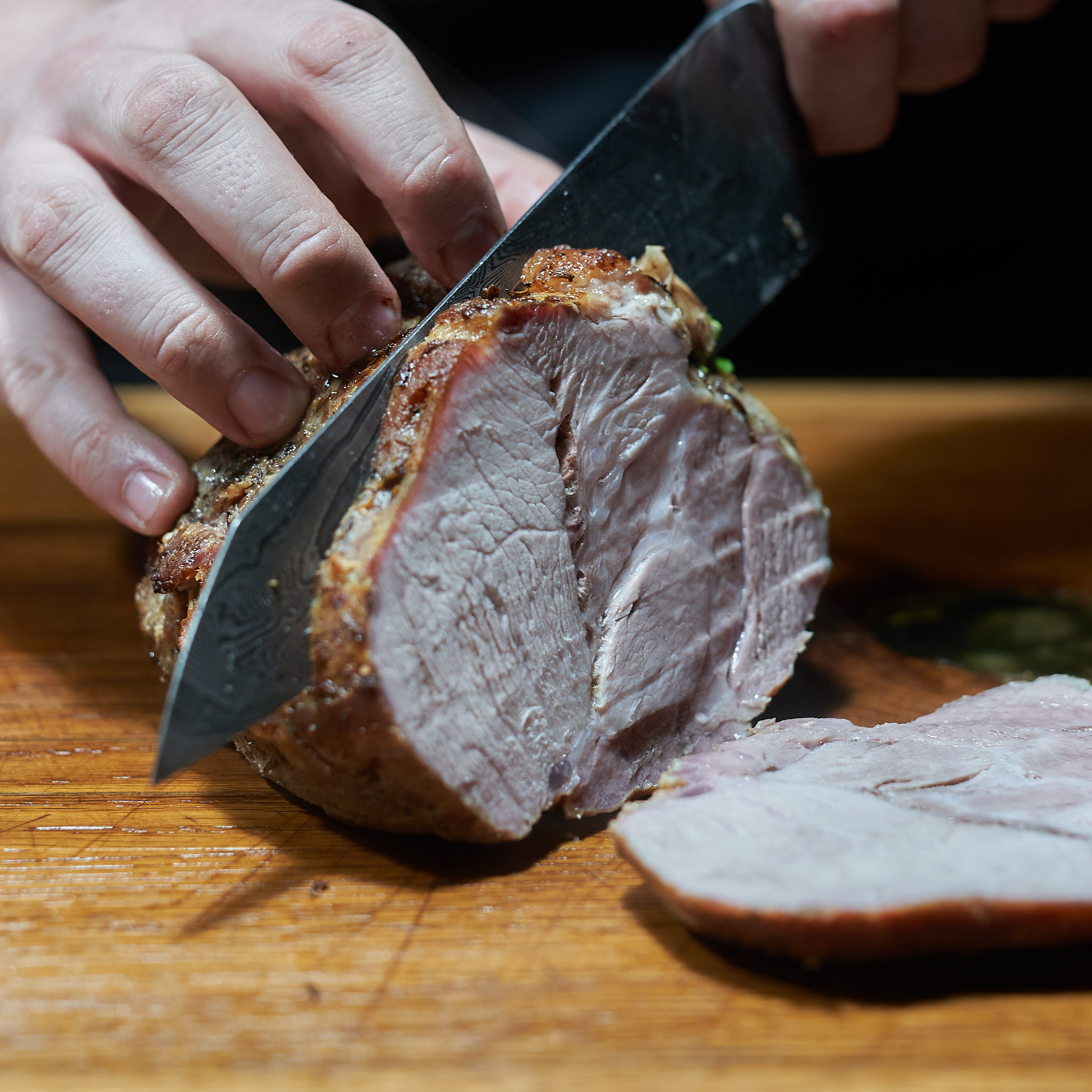 Schopf ausgelöst vom Strohschwein wird angeschnitten