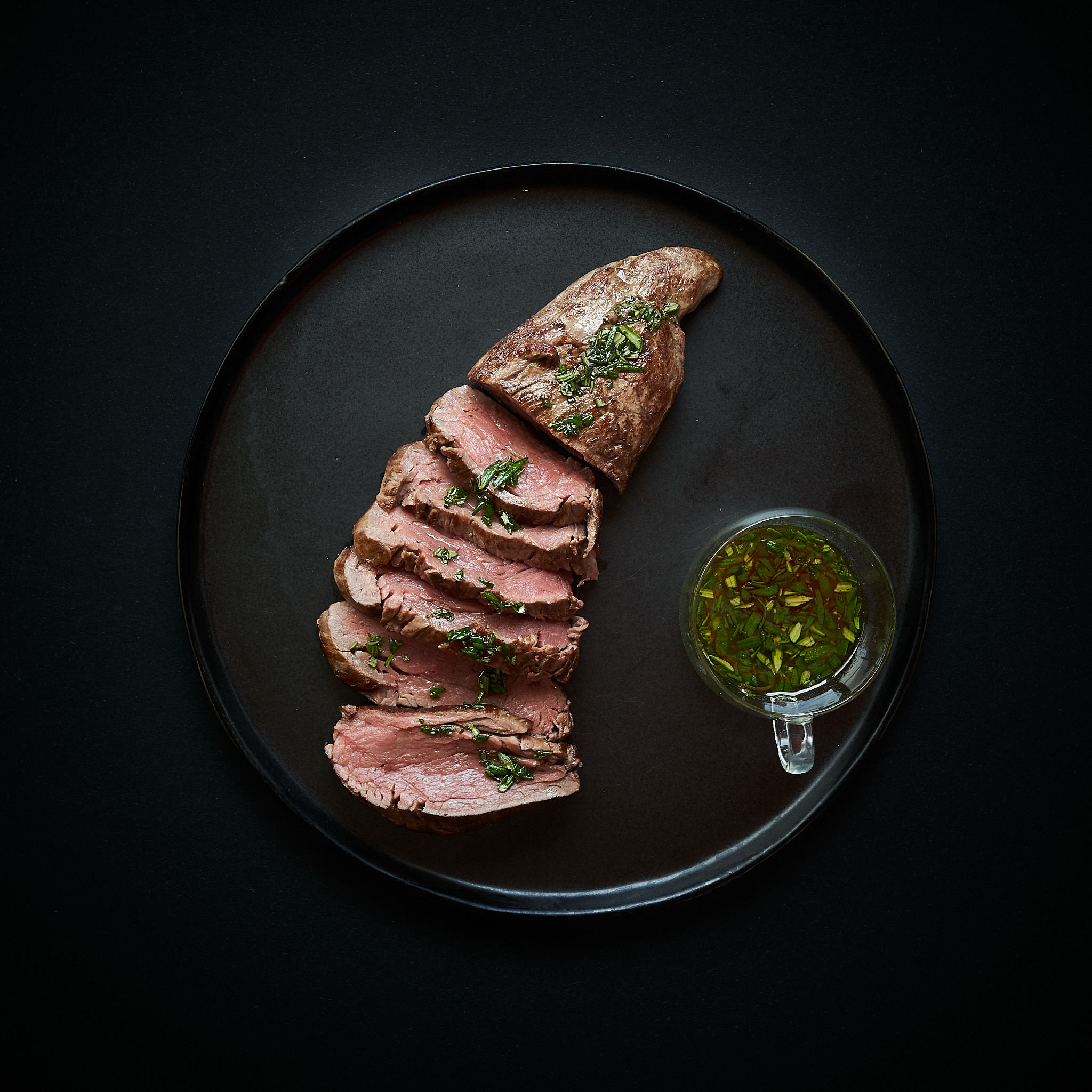 Rinderfilet von der Kalbin fein tranchiert mit Marinade