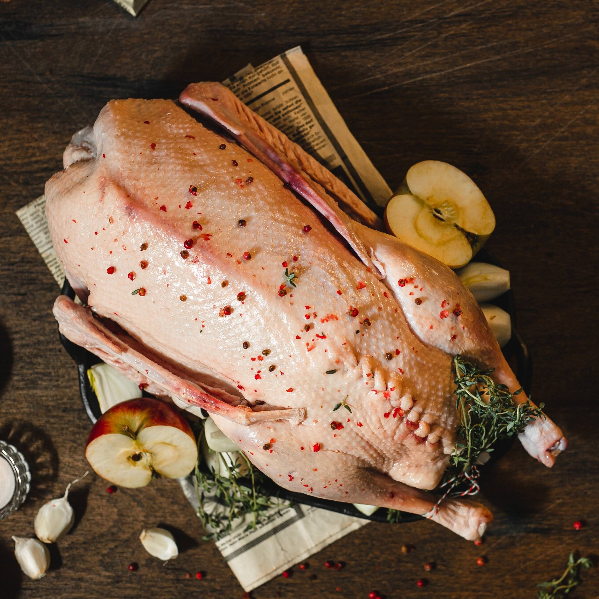 Fitmeat Weidegans mit Gewuerzen und frischen Aepfeln