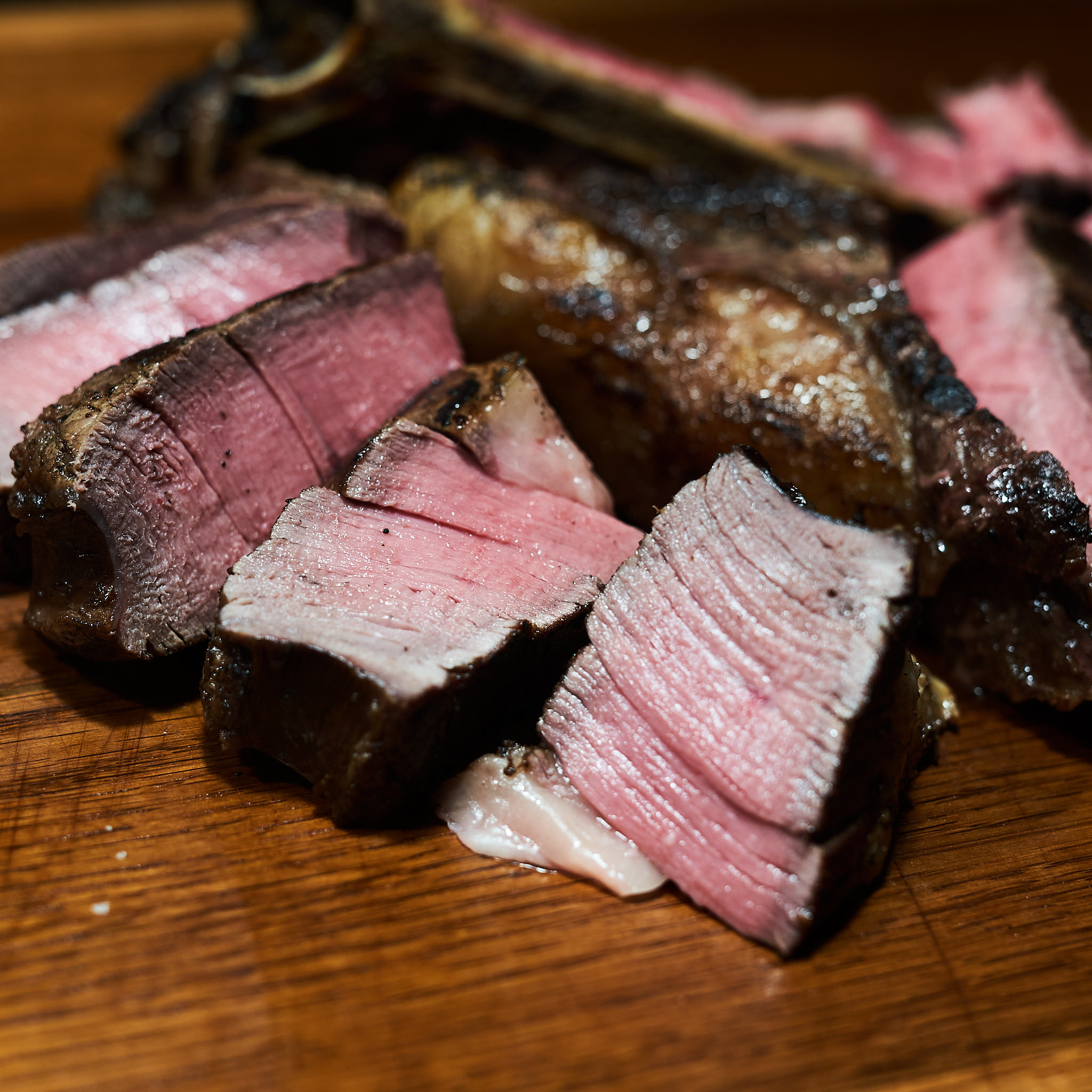 Porterhouse Steak Streifen mit rosarotem Kern