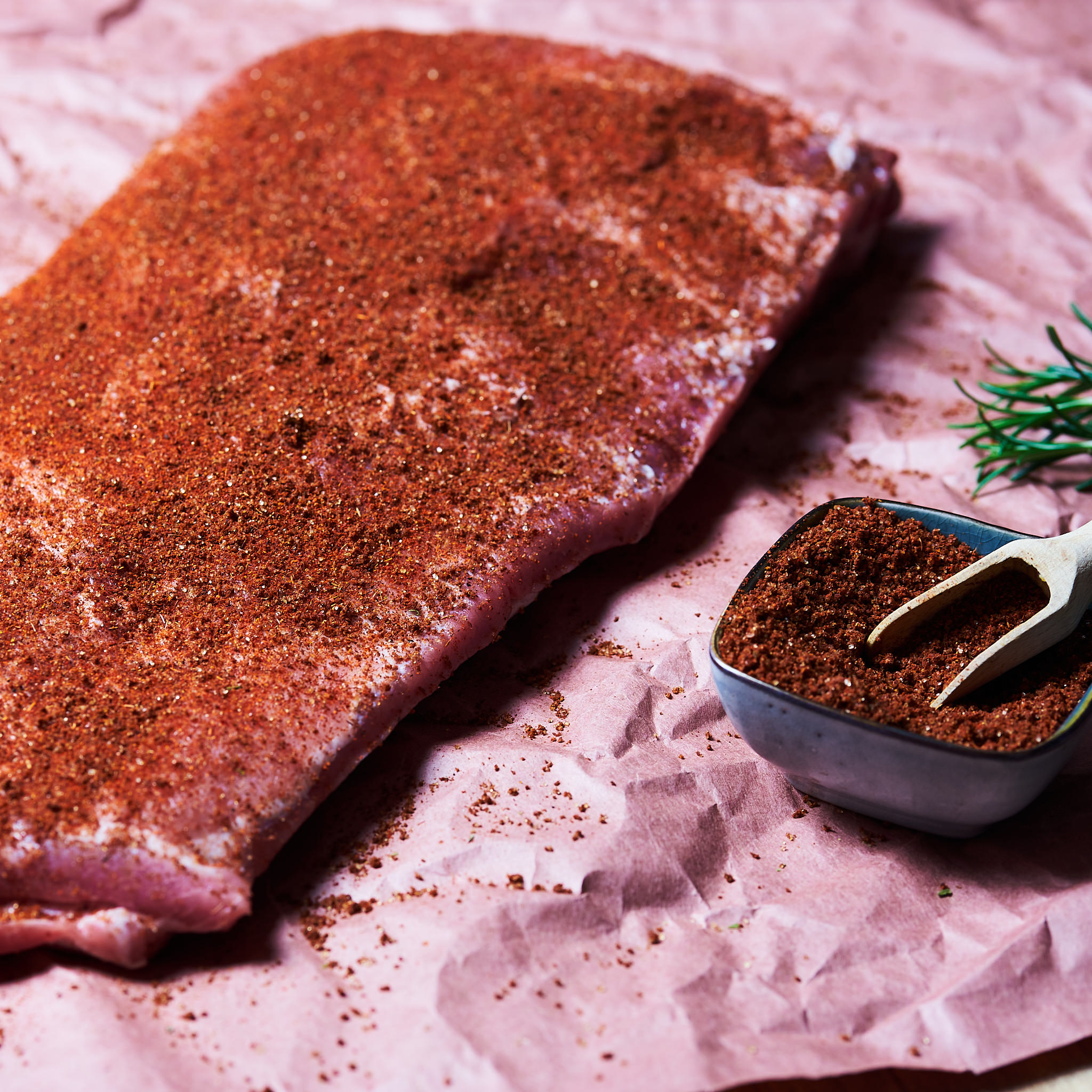 Marinierte St. Louis Cut Ribs vom Strohschwein Produktfotografie