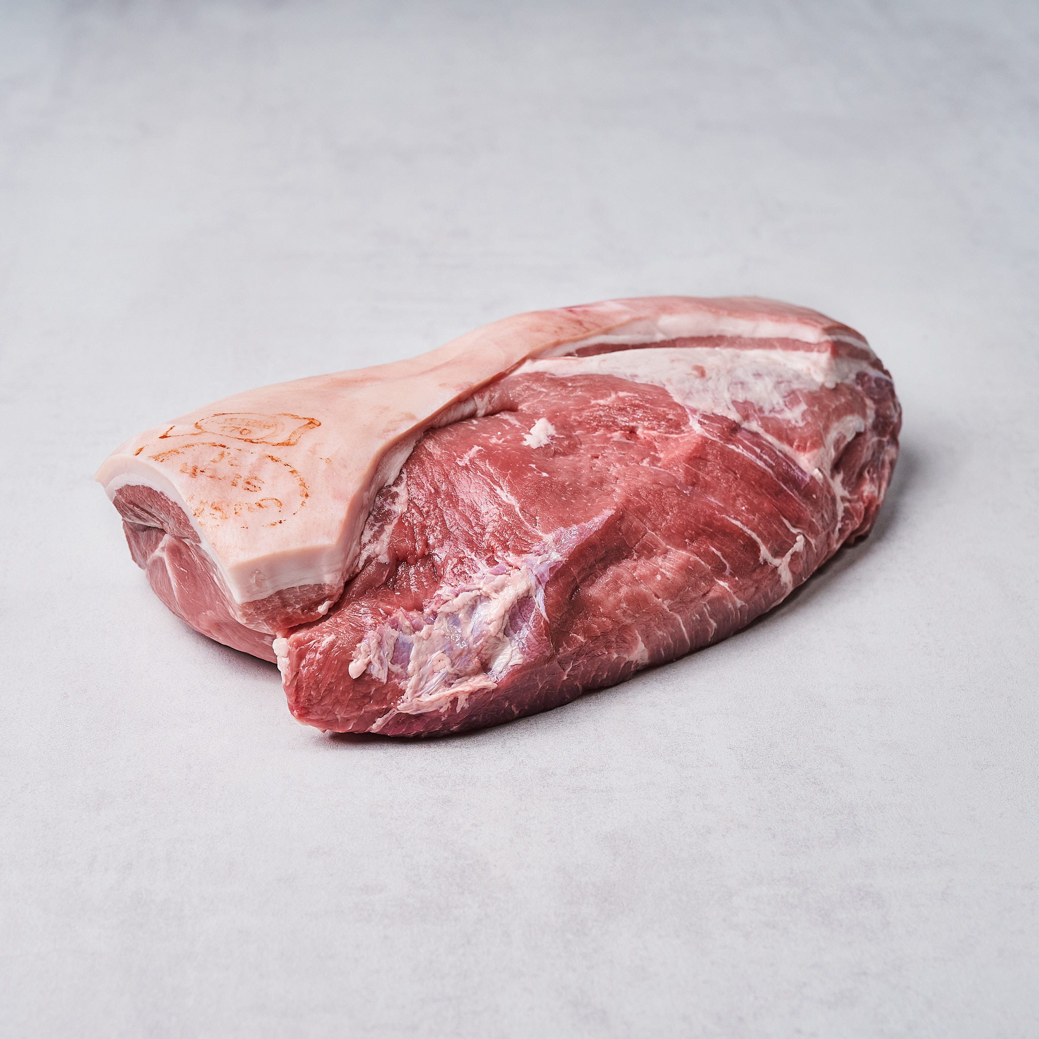 Schopf mit Schwarte vom Strohschwein Produktfotografie