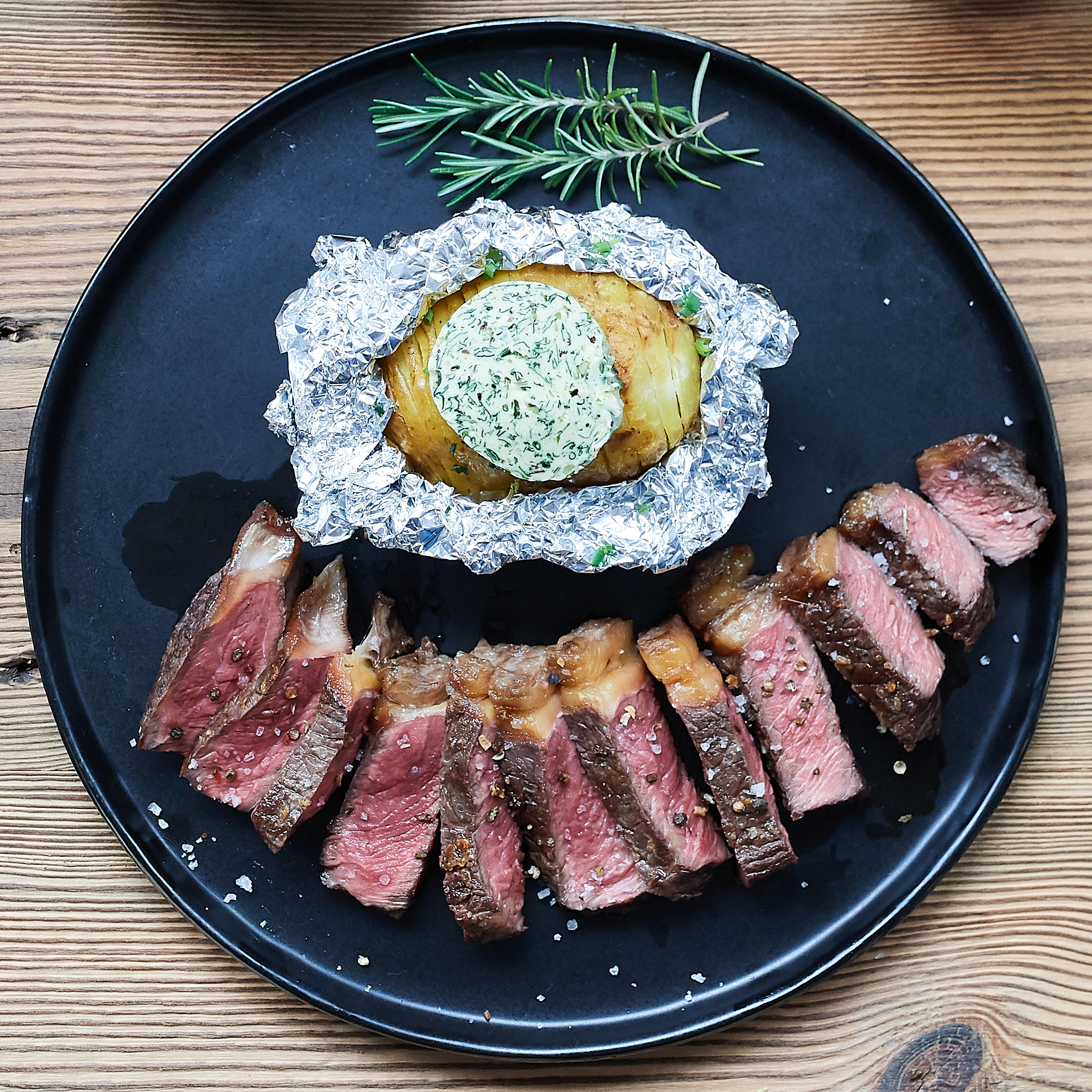Dry-Aged Rumpsteak mit Ofenkartoffel