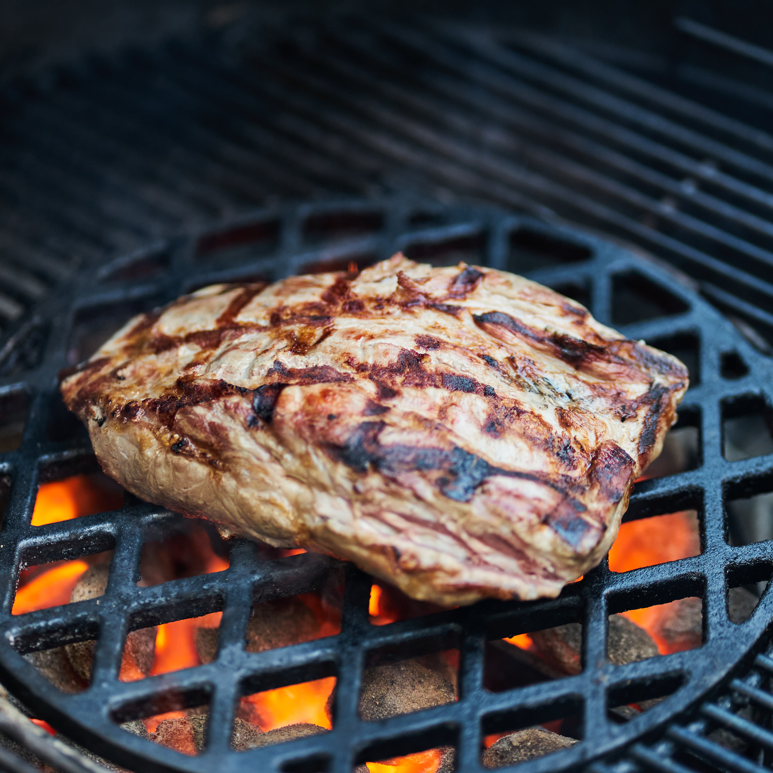 Presa vom Strohschwein auf Grillrost